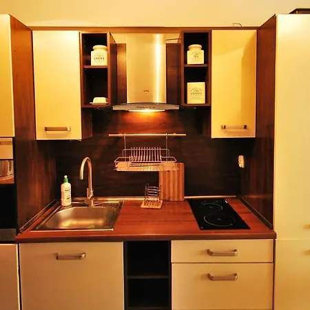 Apartment4You Rondo De Gaulle'A * Варшава