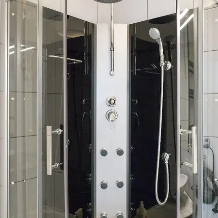 Apartment4You Rondo De Gaulle'A * Варшава
