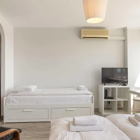 Apartment4You Rondo De Gaulle'A * Варшава